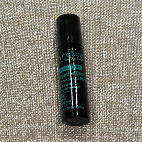 By Nature from New Zealand Pulse Point Breathe Easy Essential Oil Blend, 1/3 oz - Picture 4 of 5
